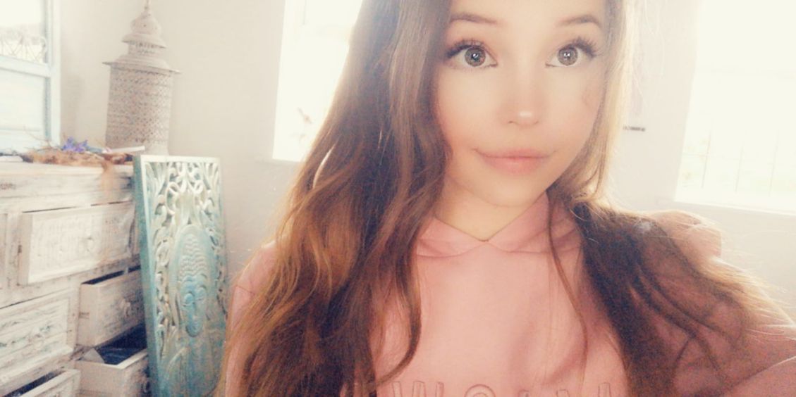 Belle Delphine Nude Shaved Pussy Snapchat Photos Leaked (2)