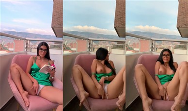 [Image: Hanna-Miller-Masturbation-in-Balcony-Video-Leaked.jpg]