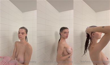 [Image: Ashley-Matheson-Nude-Shower-Tits-Reveal-...Leaked.jpg]