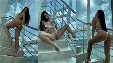 [Image: Kathleen-Sexy-Staircase-Tease-Video-Leaked.jpg]